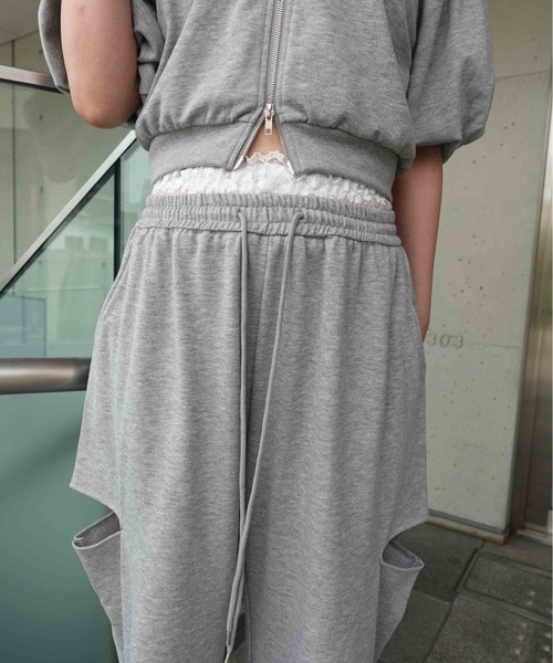 SOELA(ソエラ)の「【INGNI SOELA】レースレイヤードサイドカットスウェットパンツ/WEB限定(スウェットパンツ・レディース・グレー/ブラック/アイボリー・M)」の12枚目の写真