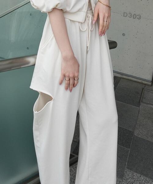 SOELA(ソエラ)の「【INGNI SOELA】レースレイヤードサイドカットスウェットパンツ/WEB限定(スウェットパンツ・レディース・グレー/ブラック/アイボリー・M)」の4枚目の写真