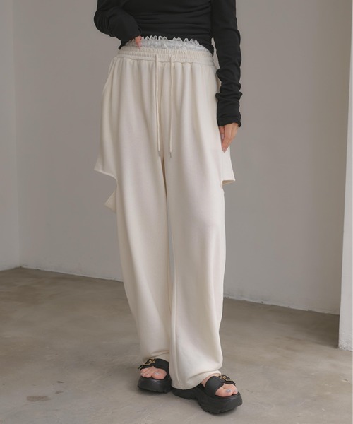 SOELA(ソエラ)の「【INGNI SOELA】レースレイヤードサイドカットスウェットパンツ/WEB限定(スウェットパンツ・レディース・グレー/ブラック/アイボリー・M)」の15枚目の写真