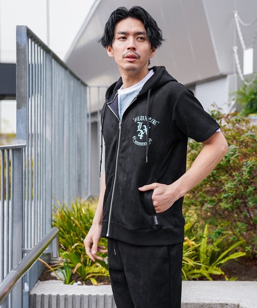 LUXE/R(ラグジュ)の「(RM)【LUXE/R】ポリエステル スウェード ファスナー ジップパーカー(パーカー・メンズ・ベージュ/ブラック/エメラルド・LARGE/X-LARGE)」の1枚目の写真