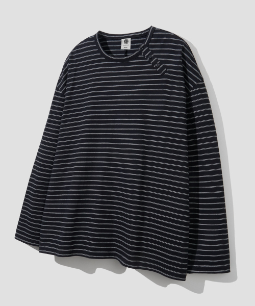 AGOD（エージーオーディー）の「サイドボタンヘンリーネックストライプロングスリーブ[ブラック]（Tシャツ/カットソー・レディース・その他・SMALL/MEDIUM/LARGE）」の4枚目の写真