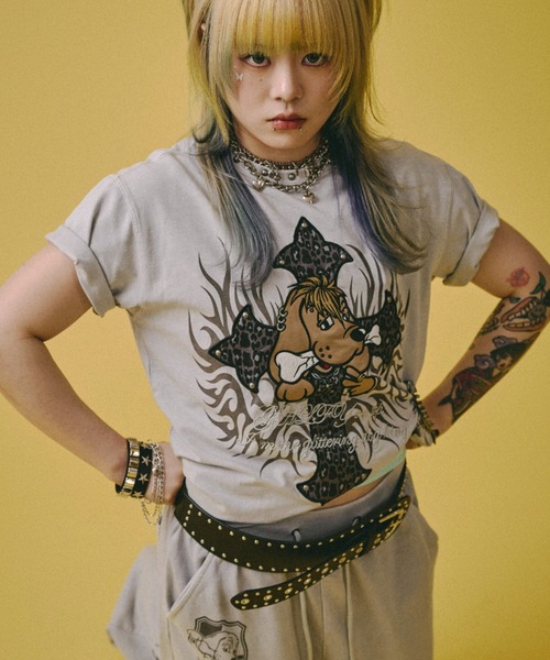 GALFY(ガルフィー)の「【GALFY】マジマブ☆TEE / 【ガルフィー】刺しゅうロゴトライバル半袖Tシャツ(Tシャツ/カットソー・メンズ・ライトグレー/チャコール/パープル・L/XL)」の2枚目の写真