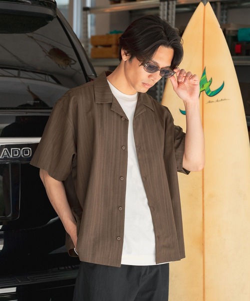 BAYFLOW(ベイフロー)の「ドビーストライプシャツ(シャツ/ブラウス・メンズ・チャコール/ブラウン・LARGE/MEDIUM)」の8枚目の写真