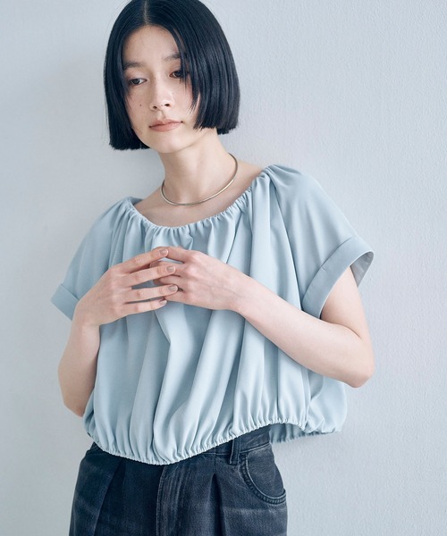 Obis&(オビスアンド)の「マルチWay シャーリングブラウス(シャツ/ブラウス・レディース・セージグリーン/ブラック・FREE)」の2枚目の写真