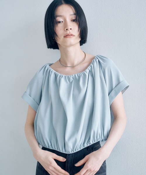 Obis&(オビスアンド)の「マルチWay シャーリングブラウス(シャツ/ブラウス・レディース・セージグリーン/ブラック・FREE)」の4枚目の写真