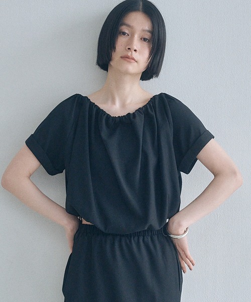 Obis&(オビスアンド)の「マルチWay シャーリングブラウス(シャツ/ブラウス・レディース・セージグリーン/ブラック・FREE)」の13枚目の写真