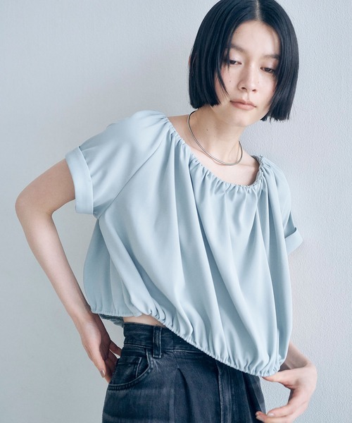 Obis&(オビスアンド)の「マルチWay シャーリングブラウス(シャツ/ブラウス・レディース・セージグリーン/ブラック・FREE)」の5枚目の写真