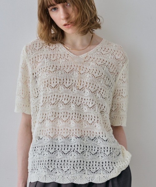 flaeu(フラユ)の「Eyelet Lace Knit Pullover(ニット/セーター・レディース・ブラック/アイボリー・FREE)」の2枚目の写真