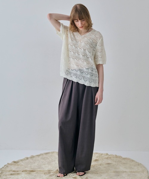flaeu(フラユ)の「Eyelet Lace Knit Pullover(ニット/セーター・レディース・ブラック/アイボリー・FREE)」の7枚目の写真
