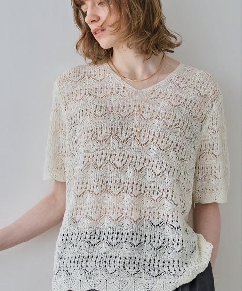 flaeu(フラユ)の「Eyelet Lace Knit Pullover(ニット/セーター・レディース・ブラック/アイボリー・FREE)」の4枚目の写真