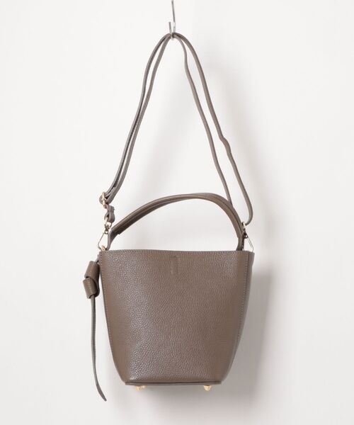 AULENTTI(オウレンティ)の「【AULENTTI/オウレンティ】ポーチ・ショルダー付 レザーハンドバッグ(トートバッグ・レディース・ダークブラウン/グレイッシュベージュ・フリー)」の4枚目の写真