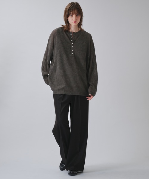 SELLE GLANT（セレグランテ）の「HENLEY NECK LINEN MIX MESH KNIT / ヘンリーネックリネンミックスメッシュニット（ニット/セーター・メンズ・ダークグレー/オフホワイト・SMALL/MEDIUM/LARGE）」の10枚目の写真
