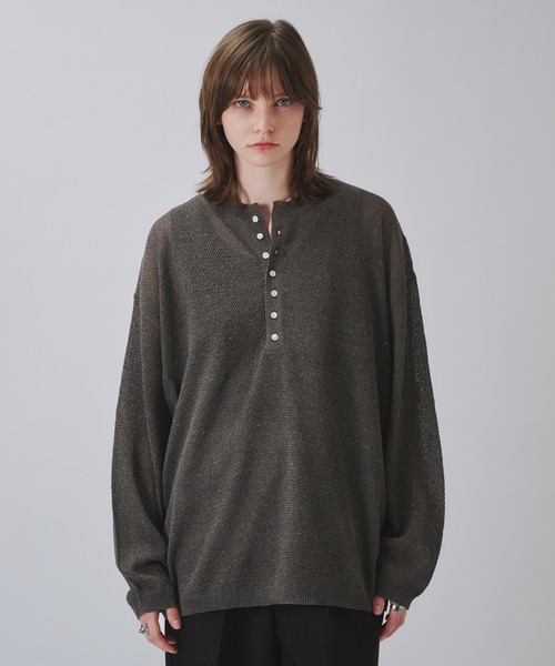 SELLE GLANT（セレグランテ）の「HENLEY NECK LINEN MIX MESH KNIT / ヘンリーネックリネンミックスメッシュニット（ニット/セーター・メンズ・ダークグレー/オフホワイト・SMALL/MEDIUM/LARGE）」の4枚目の写真