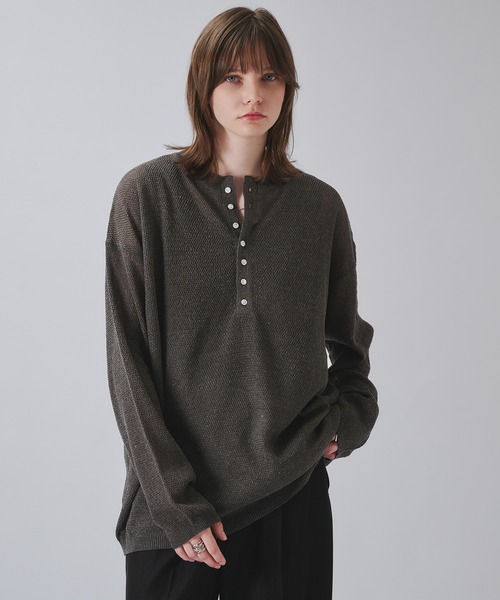 SELLE GLANT（セレグランテ）の「HENLEY NECK LINEN MIX MESH KNIT / ヘンリーネックリネンミックスメッシュニット（ニット/セーター・メンズ・ダークグレー/オフホワイト・SMALL/MEDIUM/LARGE）」の3枚目の写真