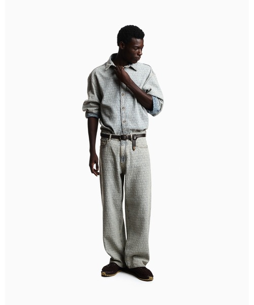 EMPORIO ARMANI(エンポリオアルマーニ)の「【エンポリオ アルマーニ】総柄モノグラム コットンジャカード デニムシャツ(シャツ/ブラウス・メンズ・ライトブルー・X-SMALL/X-LARGE/SMALL/LARGE)」の3枚目の写真