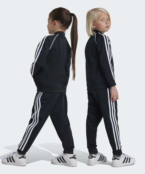 adidas(アディダス)の「アディカラーSSTトラックスーツ キッズ / アディダスオリジナルス adidas Originals(ジャージ・キッズ・ブラック・100/110/120/130)」の2枚目の写真