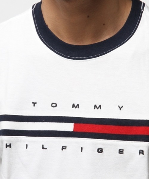 TOMMY HILFIGER（トミーヒルフィガー）の「【オンライン限定】【ユニセックス】トミーヒルフィガーロゴTシャツ / TINO TEE（Tシャツ/カットソー・レディース・ホワイト/ネイビー/グレー/レッド/ホワイト系その他/ネイビー系/ブラック/ブルー/ピンク/グレー系その他/レッド系その他/ブラック系その他/ホワイト系その他2/グレー系その他2・MEDIUM/SMALL/LARGE/X-LARGE/XX-LARGE）」の16枚目の写真