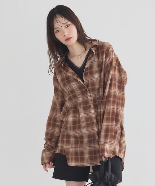 earth music&ecology(アースミュージックアンドエコロジー)の「チェックリラックスシャツ(シャツ/ブラウス・レディース・ブラウン/ブラック/ベージュ・FREE)」の6枚目の写真