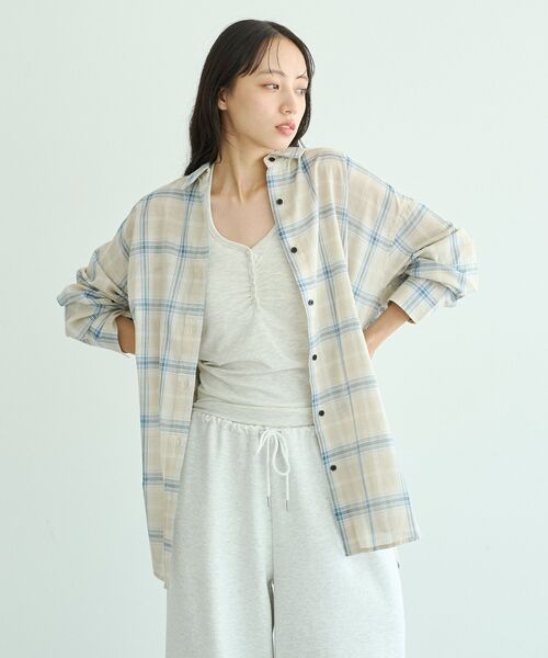 earth music&ecology(アースミュージックアンドエコロジー)の「チェックリラックスシャツ(シャツ/ブラウス・レディース・ブラウン/ブラック/ベージュ・FREE)」の3枚目の写真