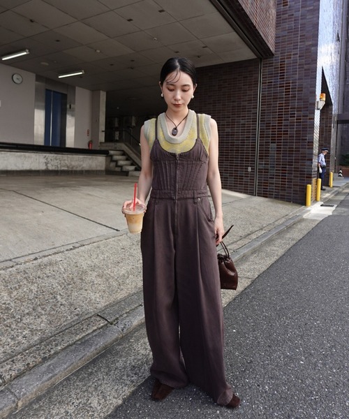 Ameri(アメリ)の「BACK CROSS DENIM ROMPERS(つなぎ/オールインワン・レディース・ブラウン/ブルー・SMALL/MEDIUM/X-SMALL)」の17枚目の写真