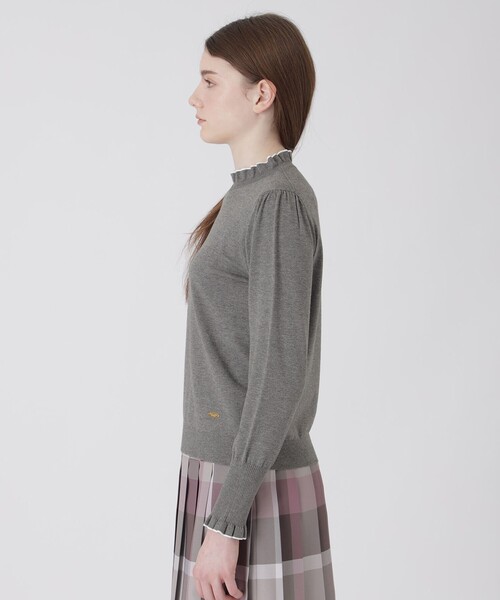 BLUE LABEL CRESTBRIDGE(ブルーレーベルクレストブリッジ)の「フリルディテールニットプルオーバー(ニット/セーター・レディース・ワイン/グレー系その他/オフホワイト/ブラック・38)」の22枚目の写真