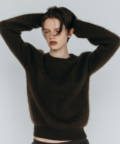 CREDONA(クレドナ)の「MINK FINISH CREW-NECK KNIT TOP/ミンクフィニッシュクルーネックニット(ニット/セーター・レディース・ブラウン/ピンク/グレー/イエロー・FREE)」の2枚目の写真
