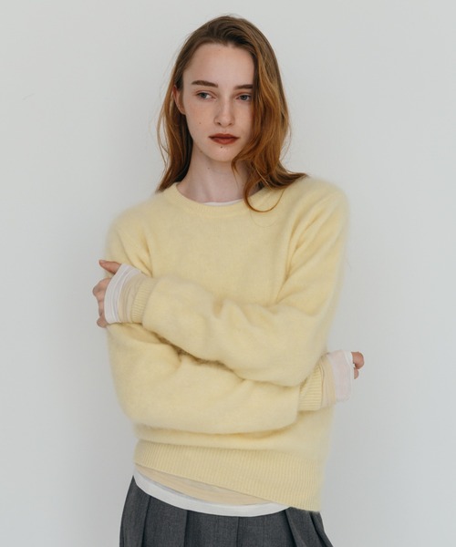 CREDONA(クレドナ)の「MINK FINISH CREW-NECK KNIT TOP/ミンクフィニッシュクルーネックニット(ニット/セーター・レディース・ブラウン/ピンク/グレー/イエロー・FREE)」の3枚目の写真