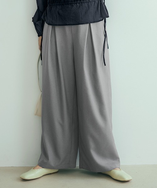 IEDIT（イディット）の「ＩＥＤＩＴ　まるっとカバーではくだけサマ見え　毎日はきたいクロスタックワイドパンツ（その他パンツ・レディース・グレー/ダークブラウン/ブラック・3L/M/L/LL）」の2枚目の写真