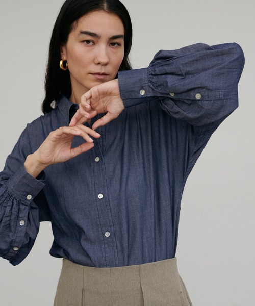 LARUTA（ラルータ）の「【LARUTA】ドルマンショルダーシアーデニムシャツ（シャツ/ブラウス・レディース・ブルー系その他2/ブルー・FREE）」の2枚目の写真