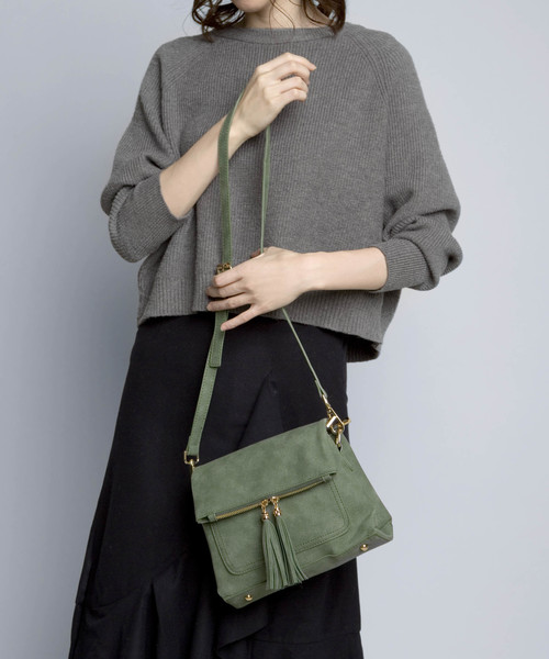 PLAIN CLOTHING(プレーンクロージング)の「タッセル付きフラップショルダーバッグ【PLAIN CLOTHING】(ショルダーバッグ・レディース・グリーン/ボルドー/キャメル/グレー/ブラック・FREE)」の18枚目の写真