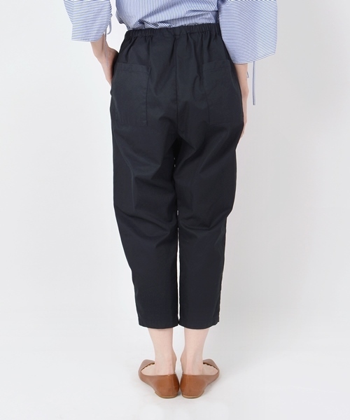 SHIPS Days（シップスデイズ）の「STAMP AND DIARY:ギャザー テーパード パンツ◇（その他パンツ・レディース・オリーブ/ネイビー・S～Ｍ/M～Ｌ）」の5枚目の写真