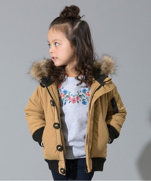 BREEZE（ブリーズ）の「中綿ジャンパー（その他アウター・キッズ・ベージュ/ネイビー/チャコール・100/110/120/130/140/80/90）」の3枚目の写真