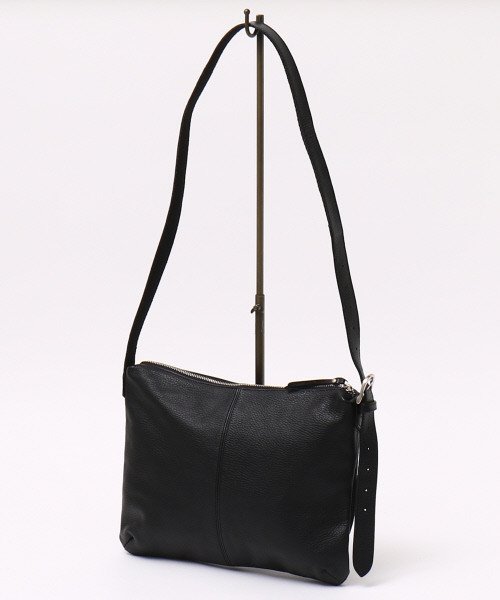 ABAHOUSE（アバハウス）の「レザーショルダーバッグ（ショルダーバッグ・メンズ・ブラック・フリー）」の6枚目の写真