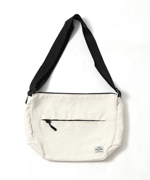 coen（コーエン）の「キャンバスショルダーバッグ（ショルダーバッグ・メンズ・ブラック/ナチュラル/ネイビー/ワインレッド・FREE）」の6枚目の写真