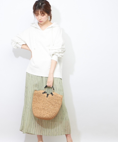 natural couture（ナチュラルクチュール）の「キーネック裏毛パーカー（Tシャツ/カットソー・レディース・ブラック/ベージュ/オフホワイト/ブルー・FREE）」の5枚目の写真