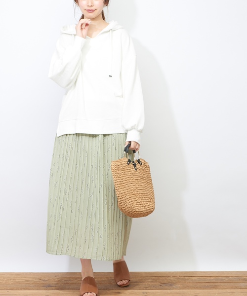 natural couture（ナチュラルクチュール）の「キーネック裏毛パーカー（Tシャツ/カットソー・レディース・ブラック/ベージュ/オフホワイト/ブルー・FREE）」の17枚目の写真