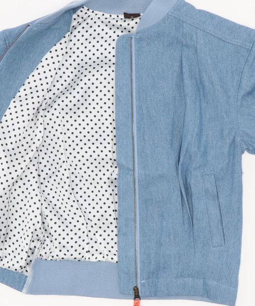 AIMABLE(エマーブル)の「ライトジャケット(ブルゾン・キッズ・ベージュ/サックスブルー・120/130/140/150/160/100/110)」の4枚目の写真