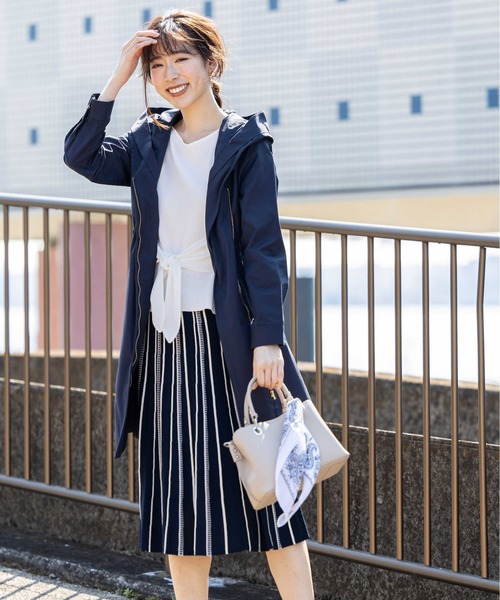 12Twelve Agenda（トゥエルブ　アジェンダ）の「SU前後2wayウエストマークニットプルオーバー（ニット/セーター・レディース・ネイビー/グレイッシュベージュ/オフホワイト・M）」の4枚目の写真