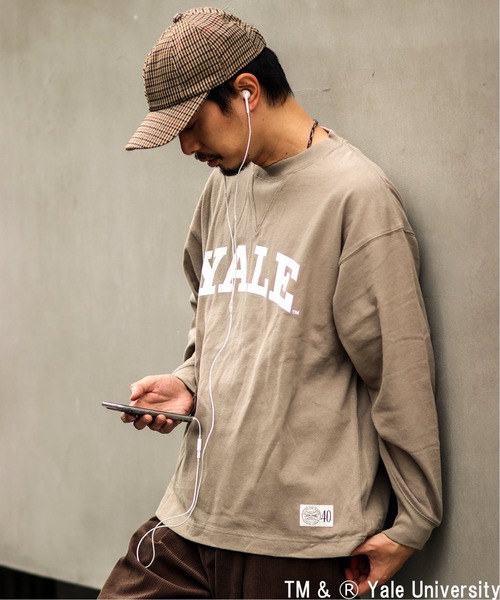 SPALDING（スポルディング）の「【SPALDING × YALE】relume別注ロングスリーブTee（Tシャツ/カットソー・メンズ・ホワイト/ベージュ・MEDIUM/LARGE）」の2枚目の写真