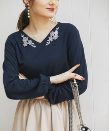 tocco closet（トッコ　クローゼット）の「立体フラワーモチーフ装飾エアーウォーム裏起毛ポンチプルオーバー（ニット/セーター）」