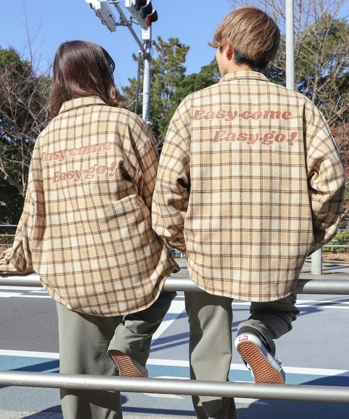 PairPair(ペアペア)の「バックロゴオーバーチェックシャツ(ユニセックス)(シャツ/ブラウス・レディース・ブラウン/レッド/ブラック/ベージュ・FREE)」の4枚目の写真