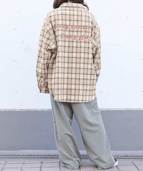 PairPair(ペアペア)の「バックロゴオーバーチェックシャツ(ユニセックス)(シャツ/ブラウス・レディース・ブラウン/レッド/ブラック/ベージュ・FREE)」の7枚目の写真