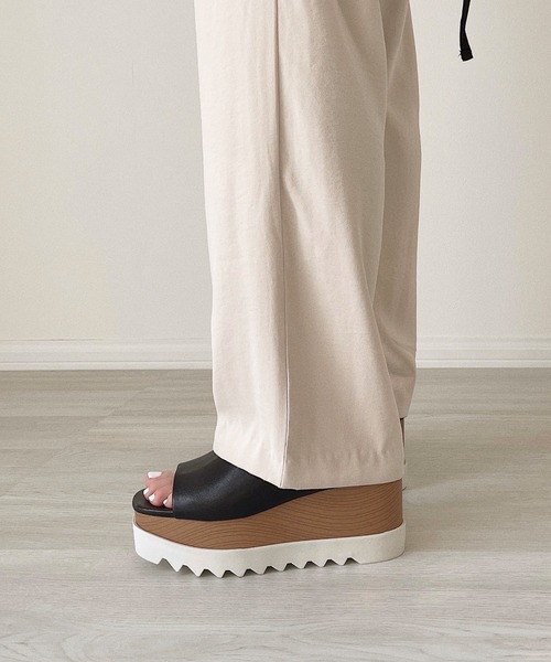 etade(エタード)の「【etade】shark sole sandal etds2(サンダル・レディース・ブラック/アイボリー・38/39/35/36/37)」の17枚目の写真