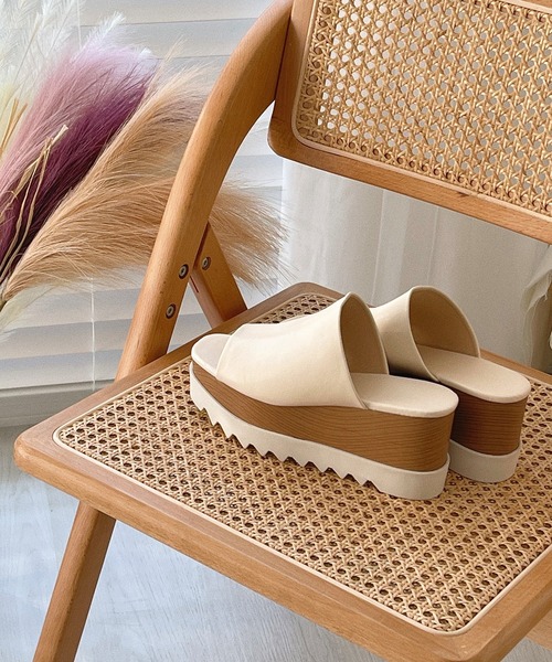etade(エタード)の「【etade】shark sole sandal etds2(サンダル・レディース・ブラック/アイボリー・38/39/35/36/37)」の21枚目の写真