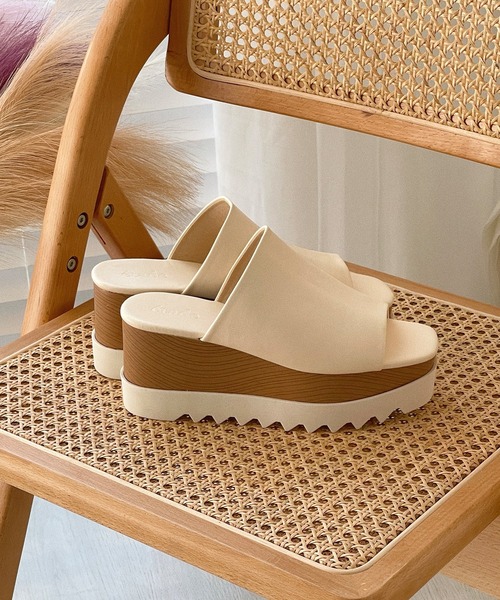 etade(エタード)の「【etade】shark sole sandal etds2(サンダル・レディース・ブラック/アイボリー・38/39/35/36/37)」の5枚目の写真