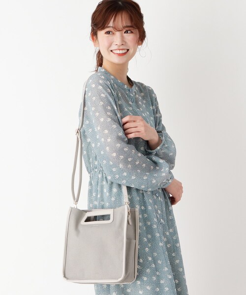 pink adobe（ピンクアドベ）の「◆【2WAY】パイピング スクエアショルダーバッグ（ショルダーバッグ・レディース・ブラック/グレー系/ブラウン系/サンドベージュ・00）」の17枚目の写真