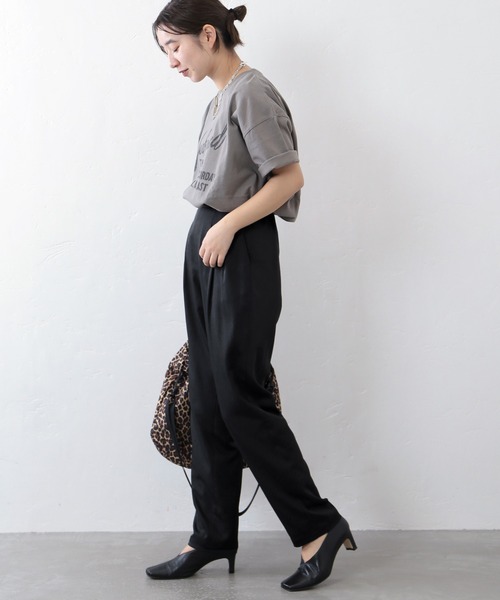 JOURNAL STANDARD（ジャーナルスタンダード）の「シルキーツイルテーパードパンツ◆（その他パンツ・レディース・ピンク/カーキ/ブラック・36/38）」の22枚目の写真