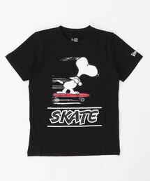 NEW ERA（ニューエラ）の「【NEW　ERA/ニューエラ】PEANUTS スヌーピー コラボ スケートプリントキッズ半袖Tシャツ【140ｃｍ-160ｃｍ】/ブラック（Tシャツ/カットソー・キッズ）」