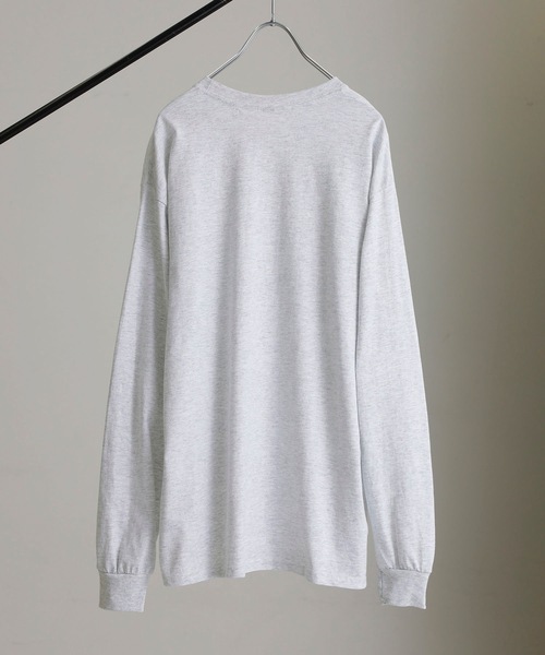 VALLIS by FACTOTUM（ヴァリスバイファクトタム）の「【VALLIS by FACTOTUM】《別注》カレッジロゴ ヘイズプリント クルーネックロンT（Tシャツ/カットソー・メンズ・アイボリー/ブラック/アッシュグレー/グレイッシュブルー・M/L）」の7枚目の写真