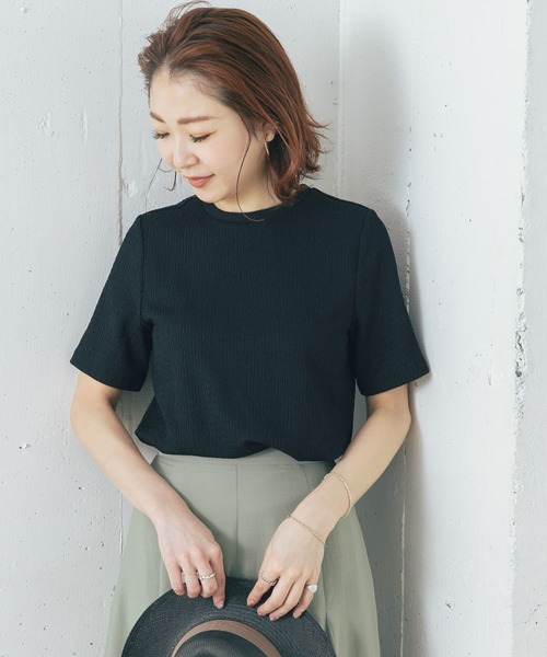 URBAN RESEARCH ROSSO（アーバンリサーチロッソ）の「バックスリットリンクルTシャツ（Tシャツ/カットソー・レディース・ブラック/ベージュ/グリーン系その他・FREE）」の2枚目の写真